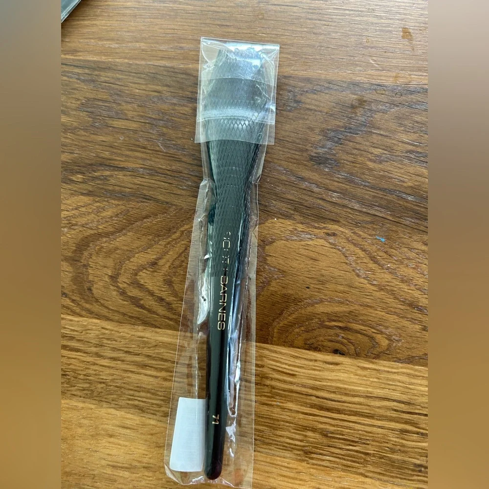 New Scott Barn pro brush #71 The Contour brush